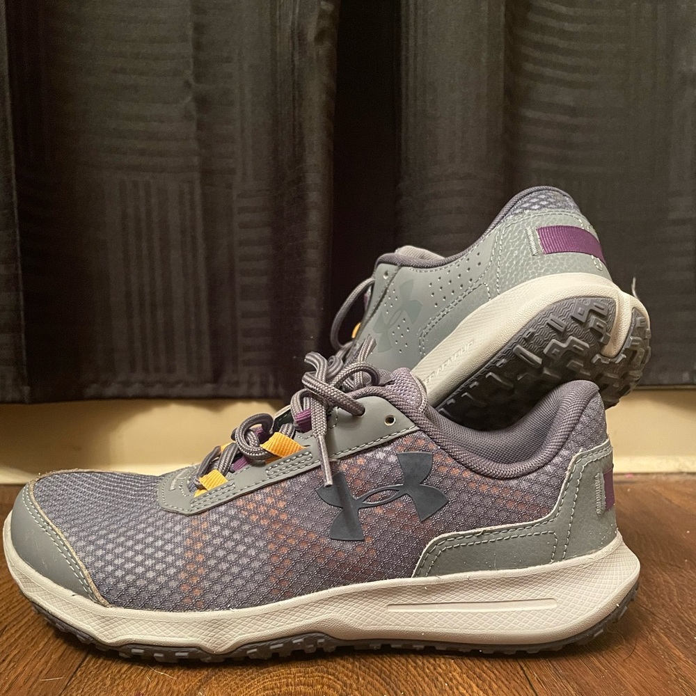 Under Armor Womens Sneakers